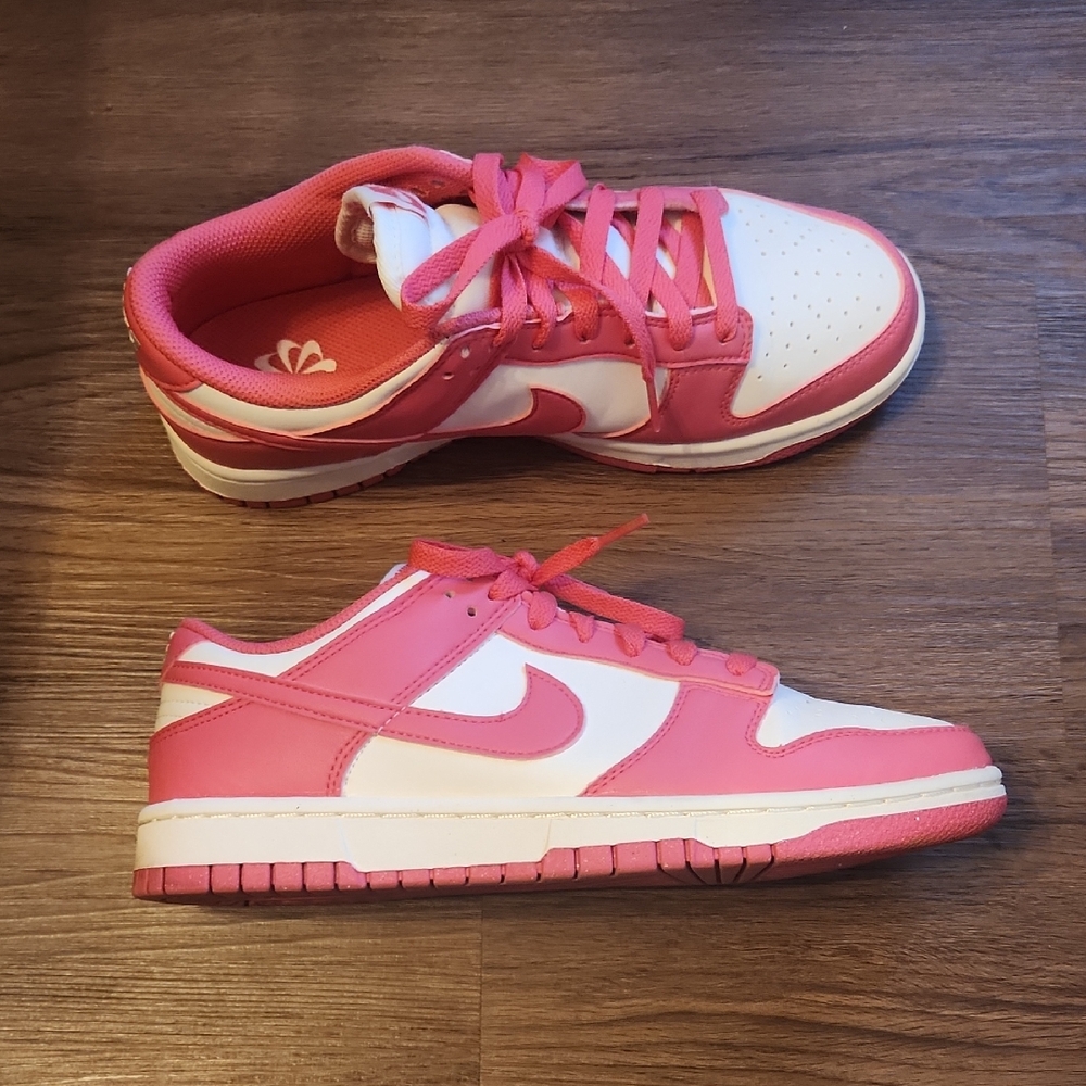 Nike Dunks - Pink and White Size 8.5